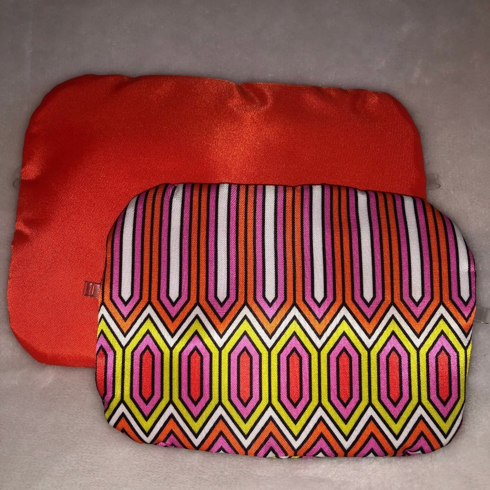 NWOT Trina Make-up Bag Set